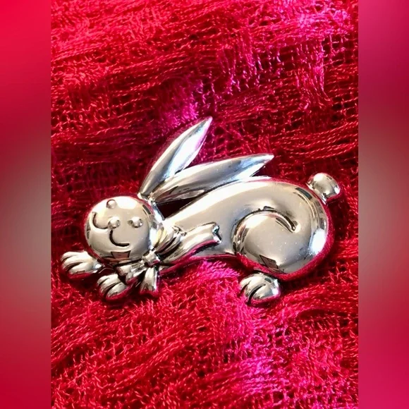 (Best) Silver Tone Bunny Rabbit Pin/Pendant - Picture 7 of 9